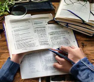 Prova de inglês para estudar: guia claro com exemplos para estudar